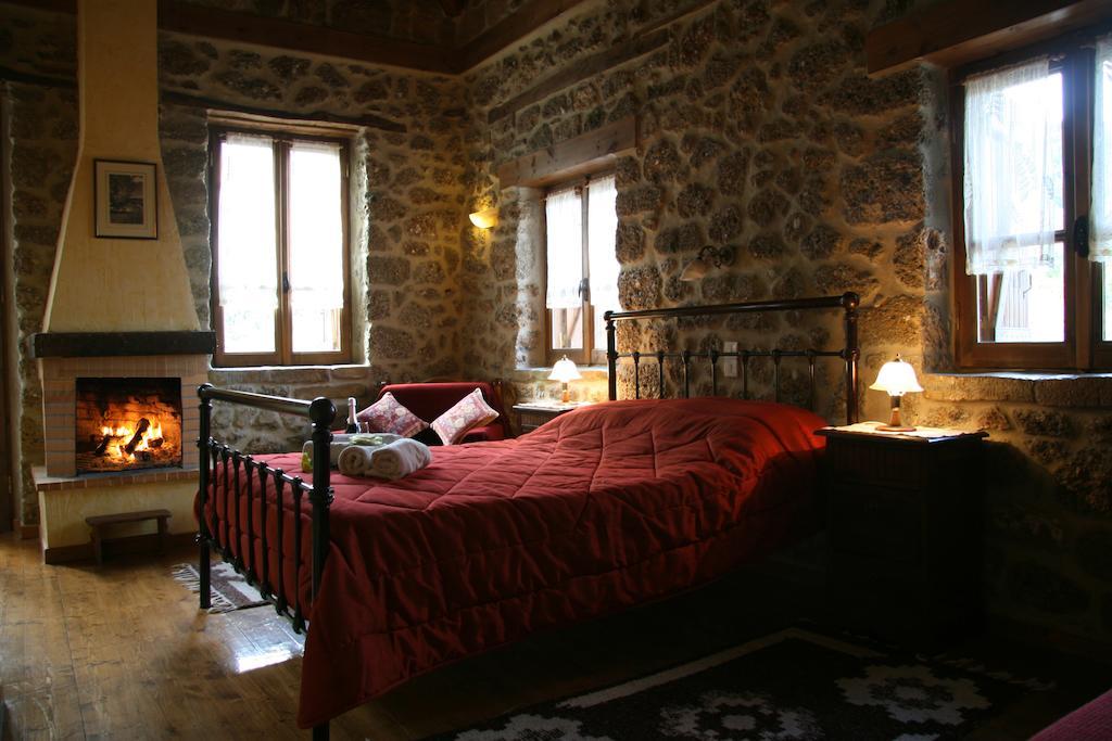 Pigi Tarlampa Hotel Ano Trikala Quarto foto